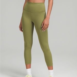 Wunder Under Train High-Rise Crop size 8